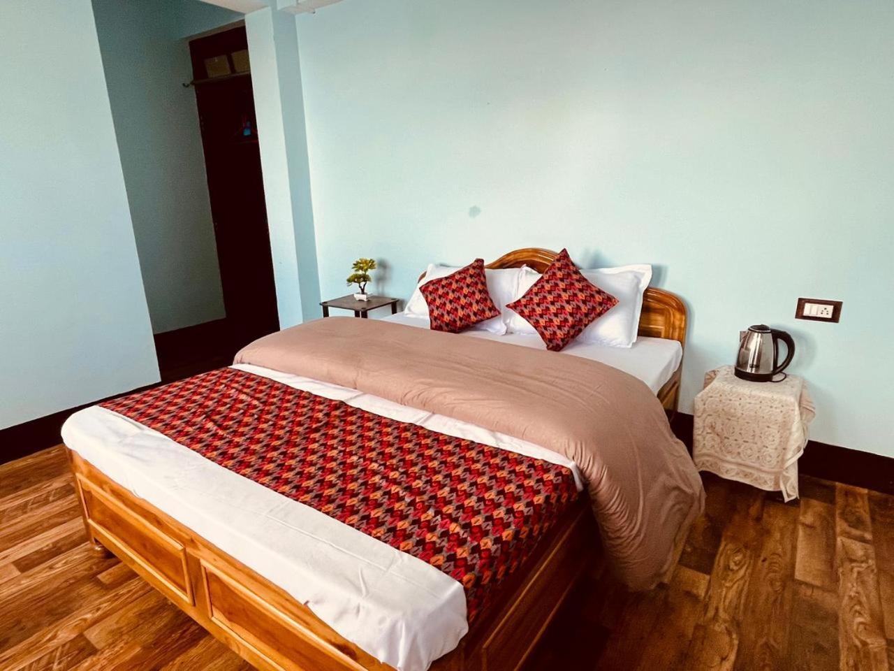 Forest Lodge - 80 Mts From Mall Road Darjeeling  Exterior photo