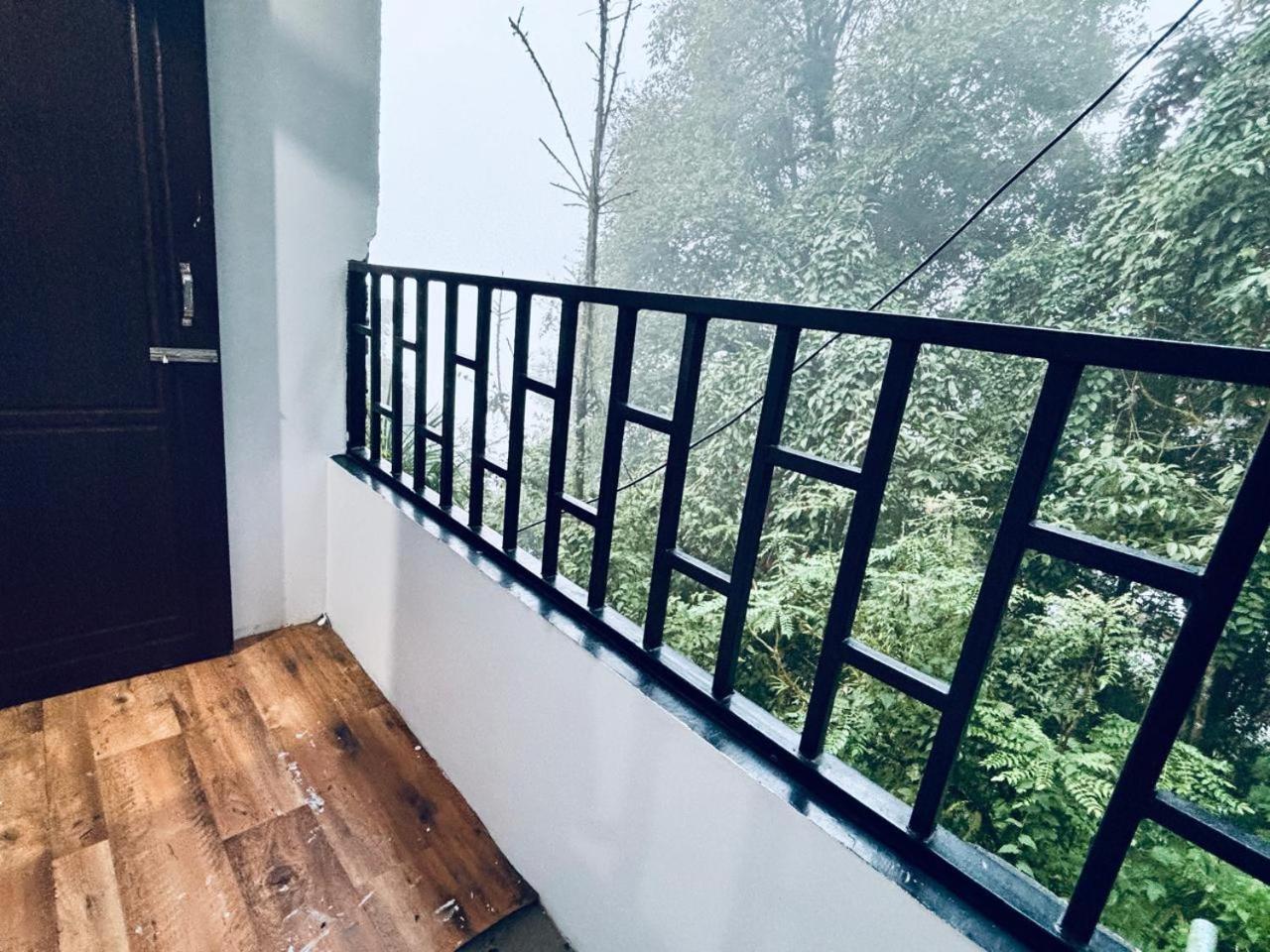 Forest Lodge - 80 Mts From Mall Road Darjeeling  Exterior photo