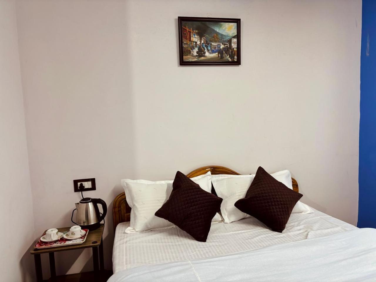 Forest Lodge - 80 Mts From Mall Road Darjeeling  Exterior photo