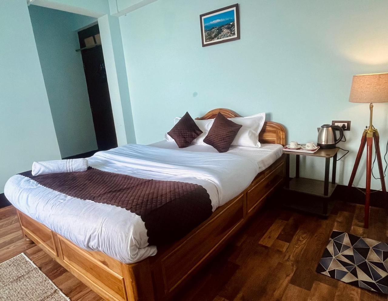Forest Lodge - 80 Mts From Mall Road Darjeeling  Exterior photo