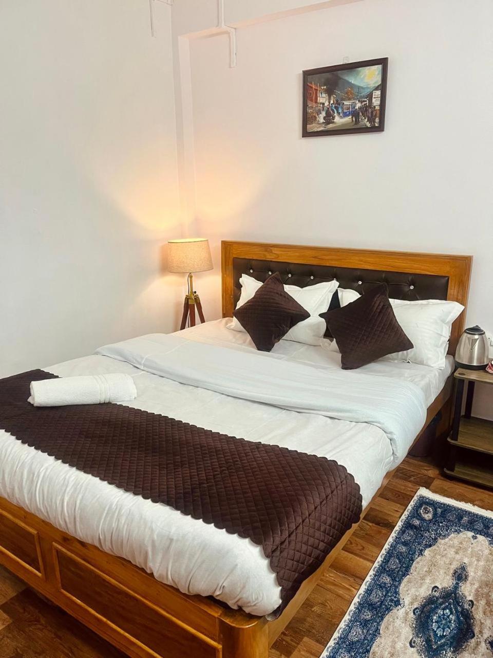Forest Lodge - 80 Mts From Mall Road Darjeeling  Exterior photo
