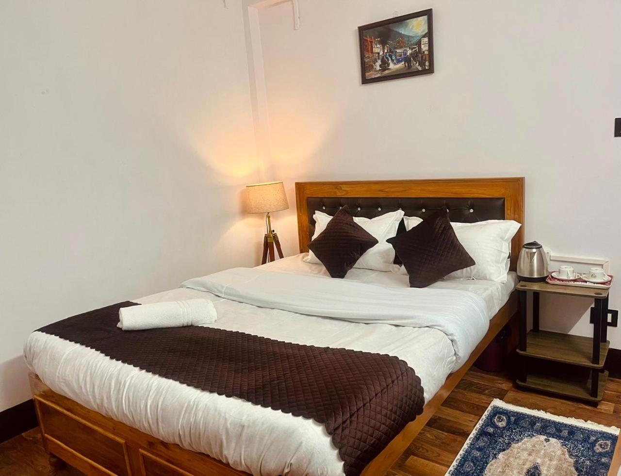 Forest Lodge - 80 Mts From Mall Road Darjeeling  Exterior photo