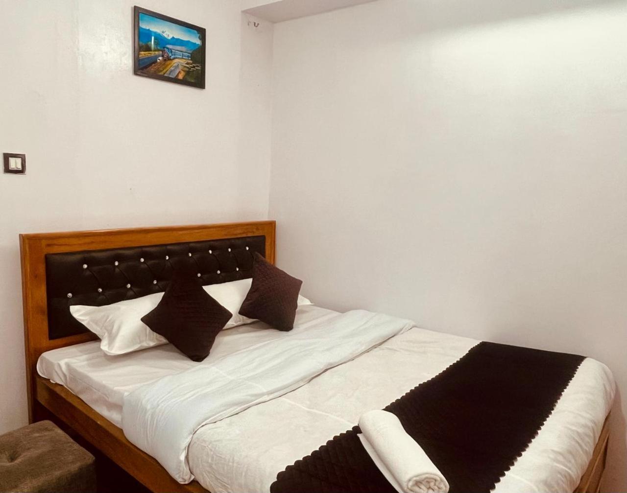 Forest Lodge - 80 Mts From Mall Road Darjeeling  Exterior photo