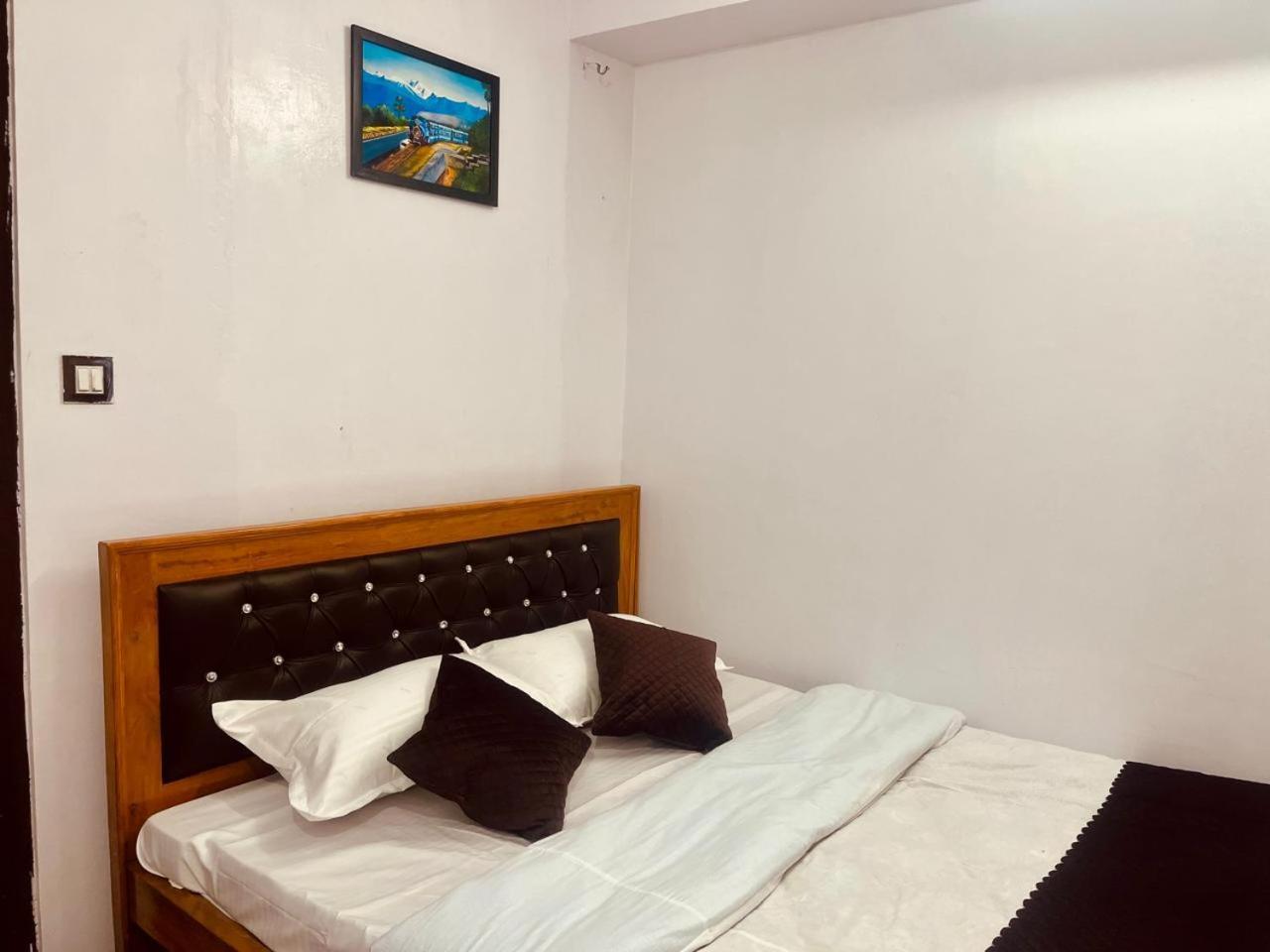 Forest Lodge - 80 Mts From Mall Road Darjeeling  Exterior photo