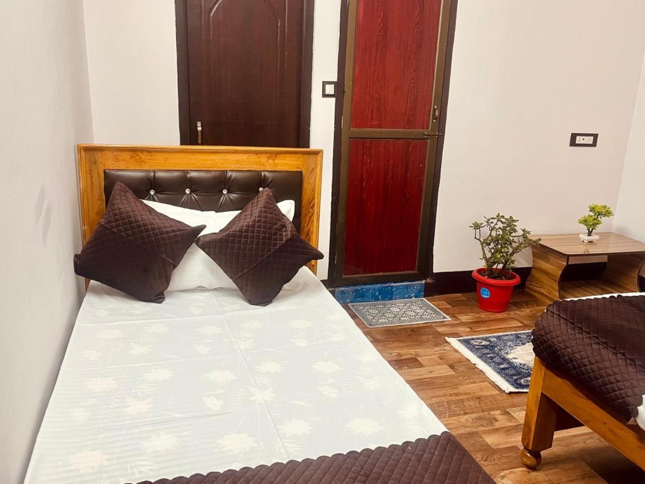 Forest Lodge - 80 Mts From Mall Road Darjeeling  Exterior photo
