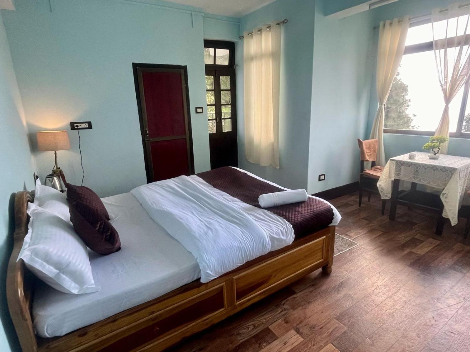 Forest Lodge - 80 Mts From Mall Road Darjeeling  Exterior photo